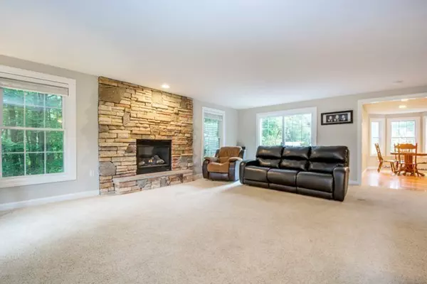 Methuen, MA 01844,3 Strawberry Ln