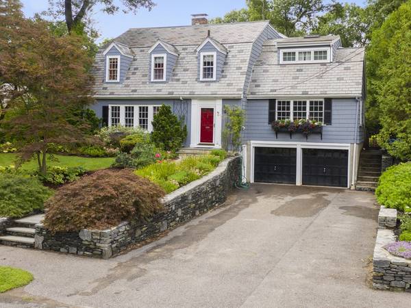 46 Fiske Rd, Wellesley, MA 02481