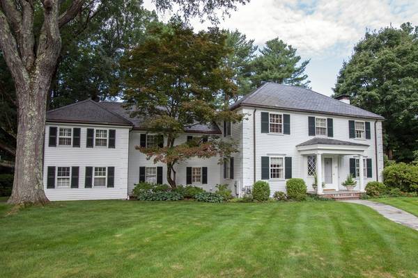 42 Chatham Circle, Wellesley, MA 02481