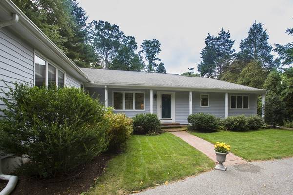 335 Saint George St,  Duxbury,  MA 02332