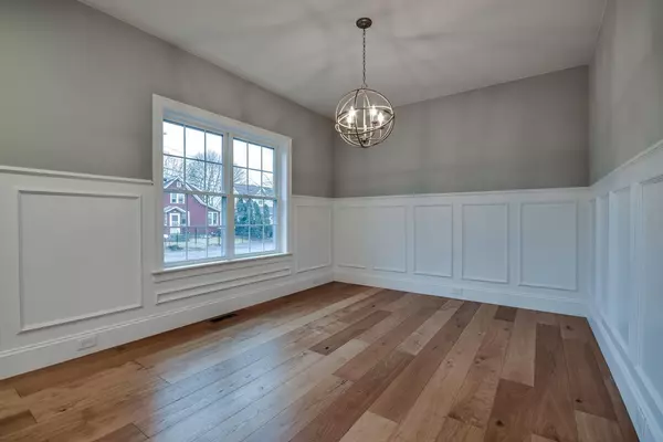 Natick, MA 01760,8 Whittier Road