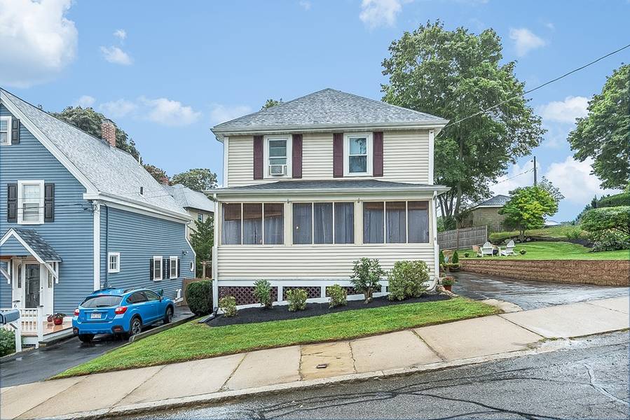 8 Rowell Ave, Beverly, MA 01915