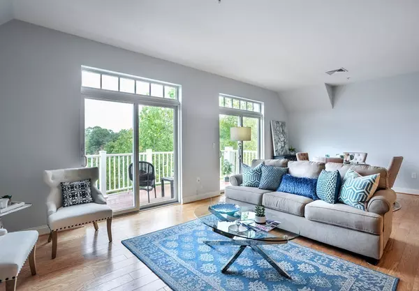 614 Pond St #2-413, Braintree, MA 02184
