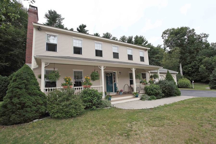 37 Sundance Rd, Dartmouth, MA 02747