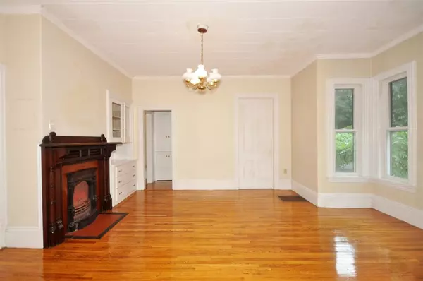 Arlington, MA 02474,211 Mystic St