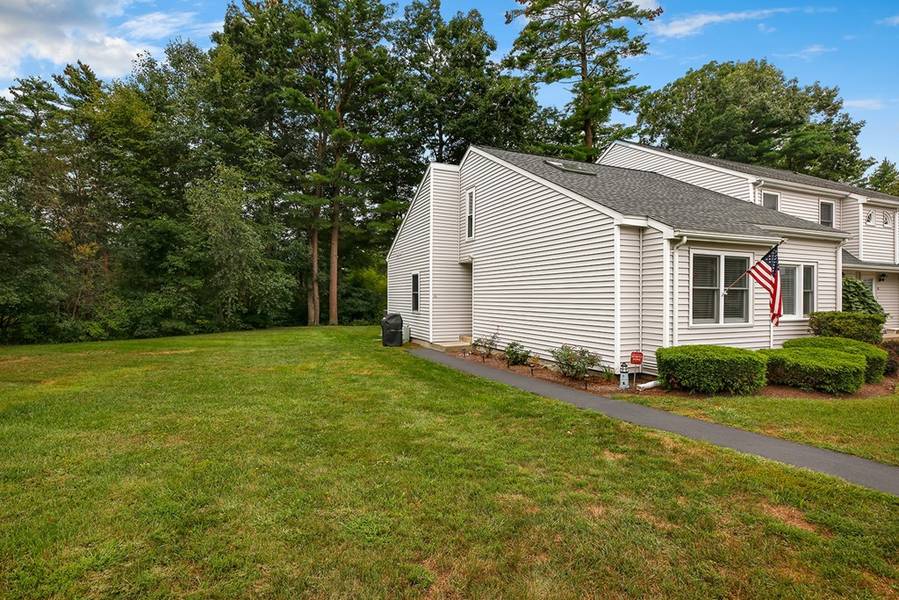 26 Prudence Crandall Ln #26, Easton, MA 02356