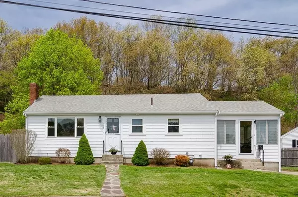 138 Hanian Dr, Weymouth, MA 02189