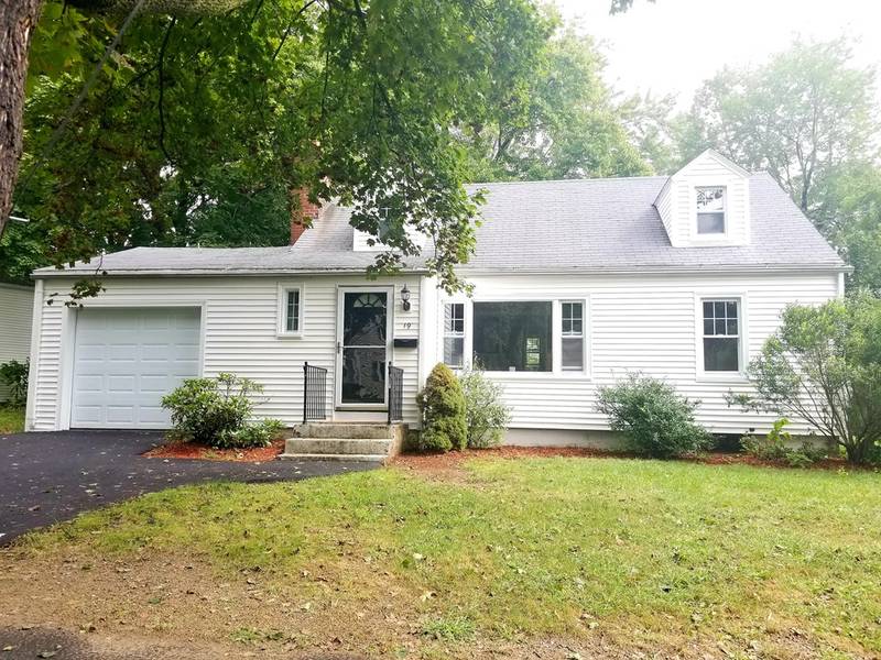 19 Bunker Hl, South Hadley, MA 01075