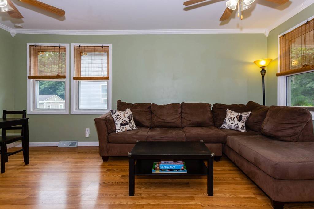 Taunton, MA 02780,27 Oak Ave