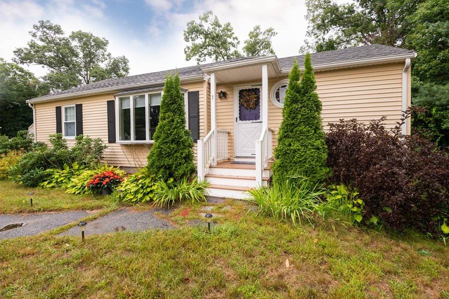 1 Nelson Ave, Tewksbury, MA 01876