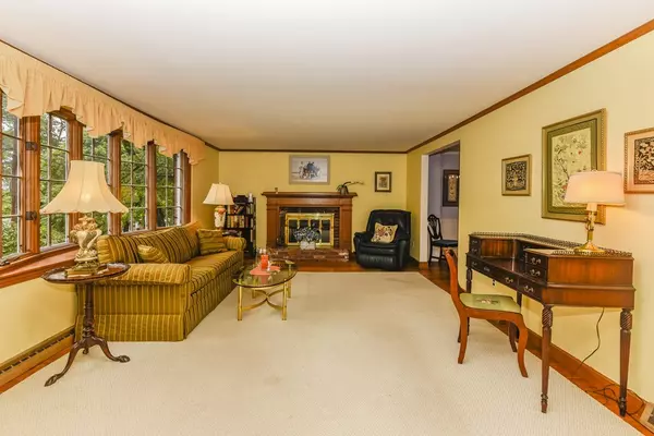 Dedham, MA 02026,11 Bonney Ln