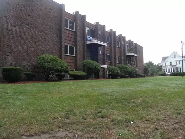 Medford, MA 02155,37 South #14