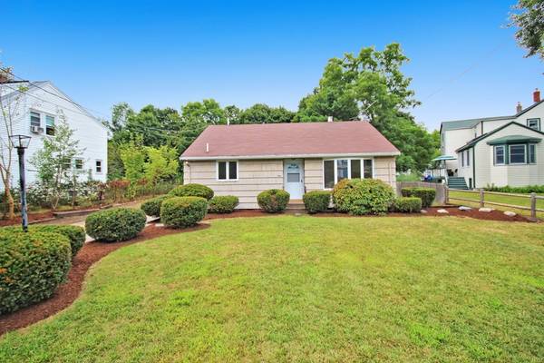 1 Woodlawn Avenue, Holbrook, MA 02343