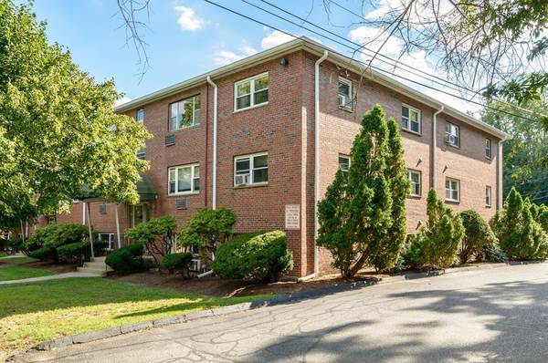 73 Walnut St #2, Newton, MA 02460