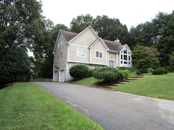 11 Heritage Drive, Lincoln, RI 02865