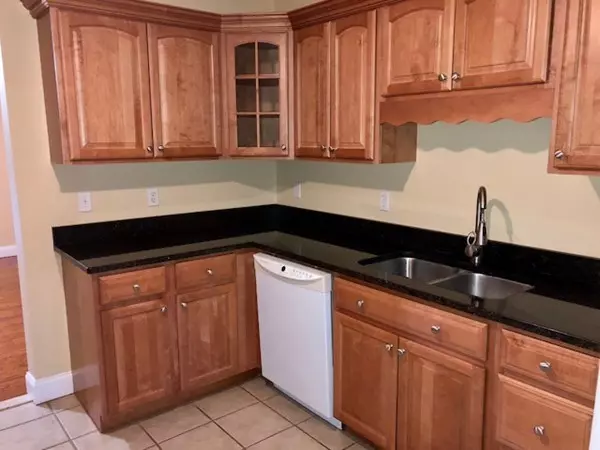 Somerset, MA 02726,700 Lees River Ave #5