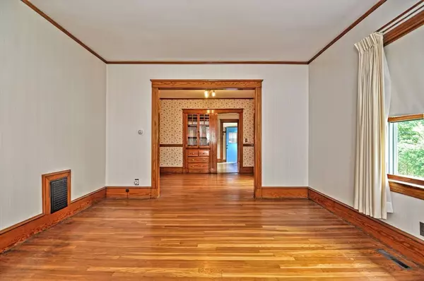 Natick, MA 01760,22 Sheridan Street