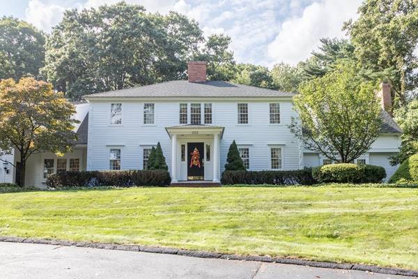 322 Standish St, Duxbury, MA 02332