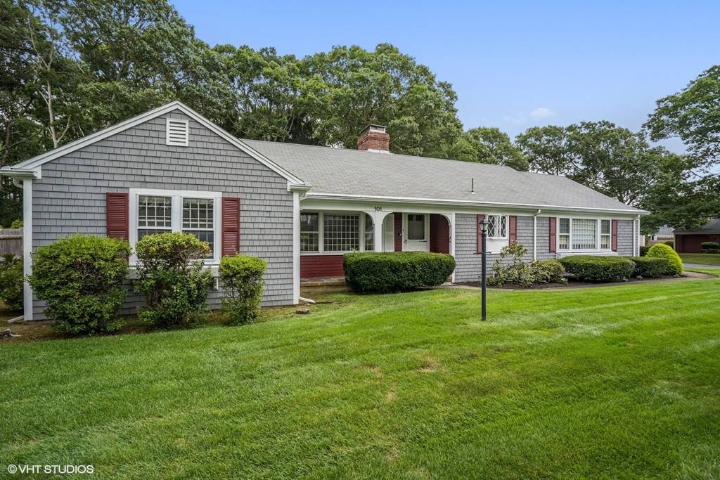 101 Chipping Green Cir, Yarmouth, MA 02664