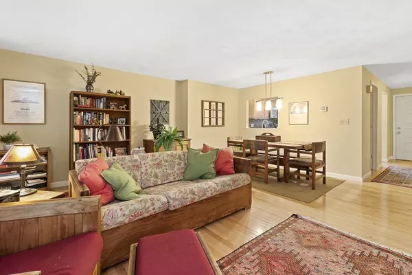 Maynard, MA 01754,4 Deer Path #3