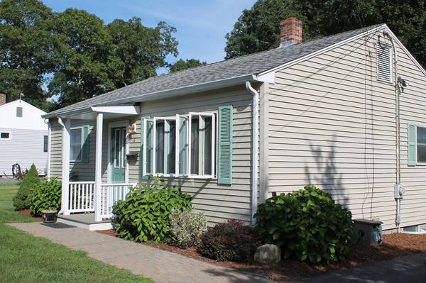 6 Birch St, Bourne, MA 02532