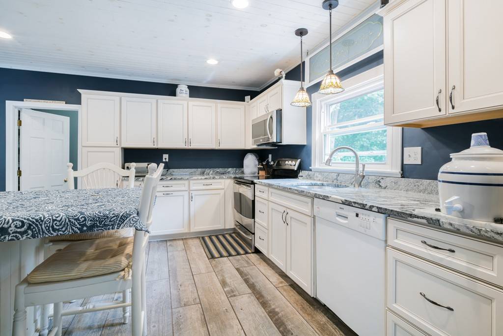 Easton, MA 02375,152 Turnpike St