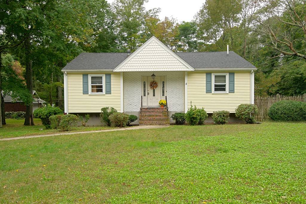 5 Torrey Side Rd, Brockton, MA 02301