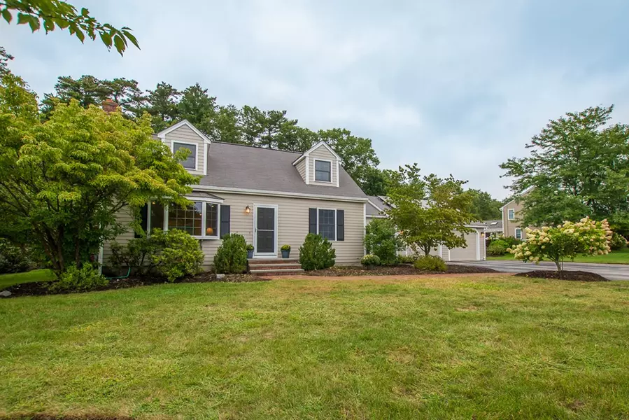 5 Brastow Dr, Medfield, MA 02052