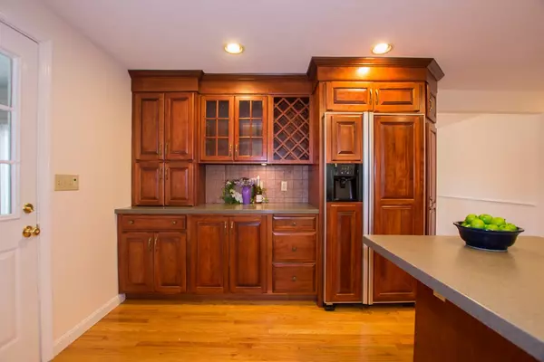 Medfield, MA 02052,5 Brastow Dr