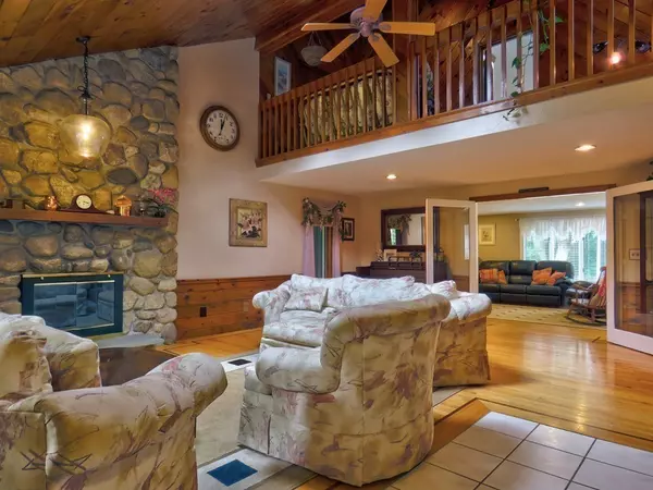 Abington, MA 02351,43 Linwood St