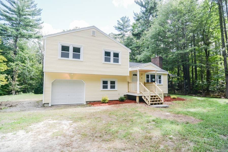 84 Wheeler St, Pepperell, MA 01463