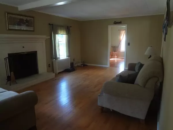 Plymouth, MA 02360,196 Summer Street