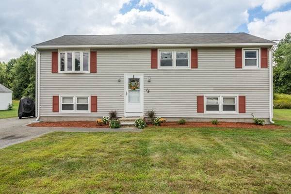 19 Temple Dr, Methuen, MA 01844