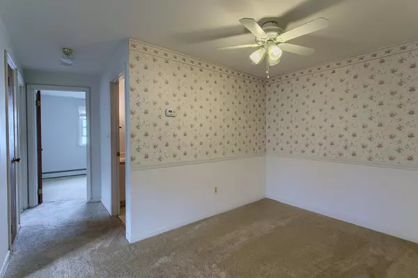 Beverly, MA 01915,40 Railroad Ave. #12