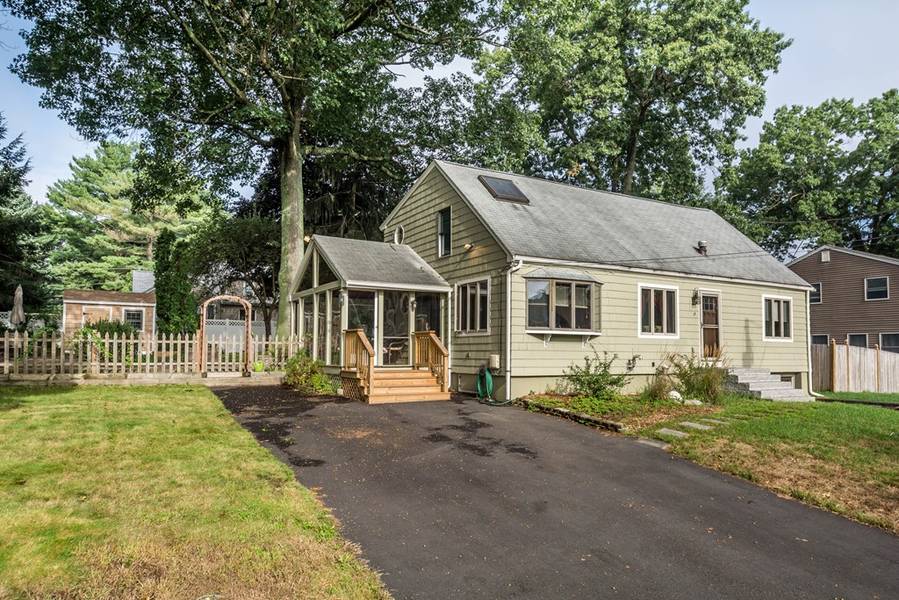 15 Forest Rd, Tewksbury, MA 01876