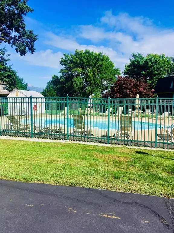 Fall River, MA 02720,4700 N Main St #2J