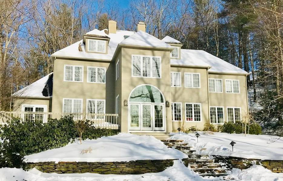 22 Indian Pipe Ln, Amherst, MA 01002