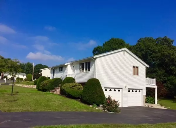 6 Oakridge Dr, Saugus, MA 01906