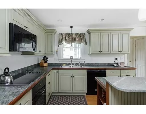 Hanover, MA 02339,1079 Webster St