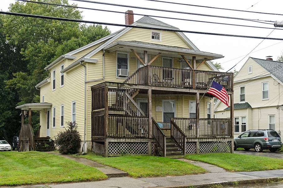 132 Lake St, Webster, MA 01570