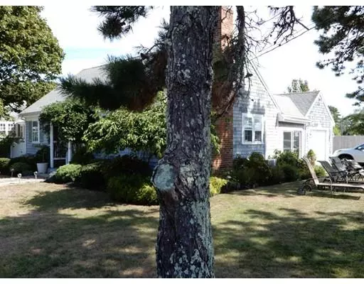 Yarmouth, MA 02664,4 Briar Cir