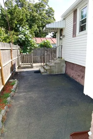 Malden, MA 02148,146 Madison St