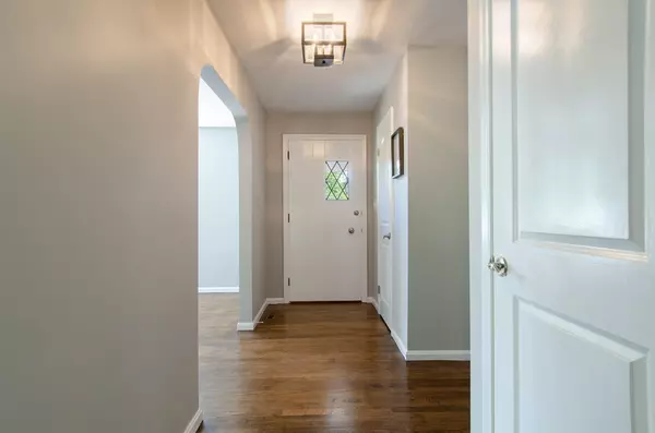 Southborough, MA 01772,99 Woodland Rd