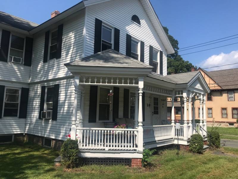 20 Grinnell St, Greenfield, MA 01301