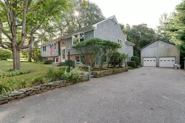 6 Meade Rd, North Reading, MA 01864