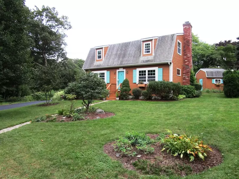 18 Sunview St, Lincoln, RI 02865