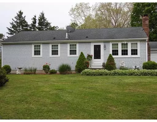 10 Avon Dr, Sandwich, MA 02563