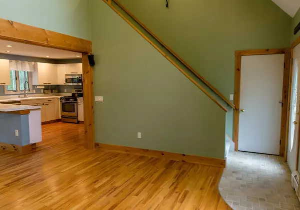 Rochester, MA 02770,56 Bradford Lane