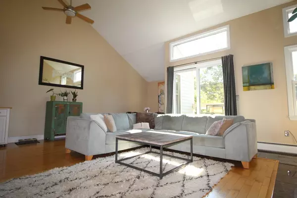 28 Federal St #4, Salem, MA 01970