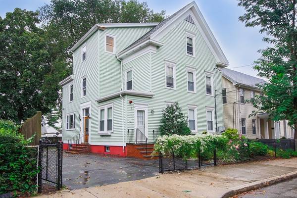 4 Webster St #2, Somerville, MA 02145